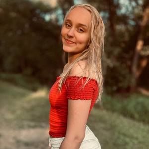 Meet your Posher, Kiya